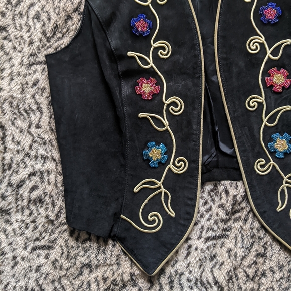 Vintage beaded suede vest - Picture 4 of 9
